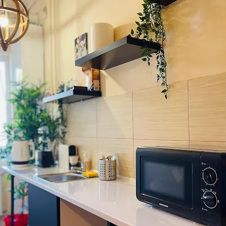 Lovely Bath & Balcony Victory Square 2 Room Apartment Bucharest Exterior photo