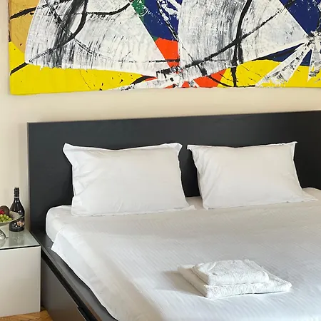 Lovely Bath & Balcony Victory Square 2 Room Apartment Bucharest Exterior photo