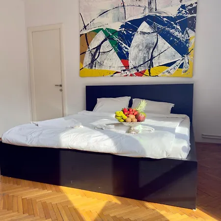 Lovely Bath & Balcony Victory Square 2 Room Apartment Bucharest Exterior photo