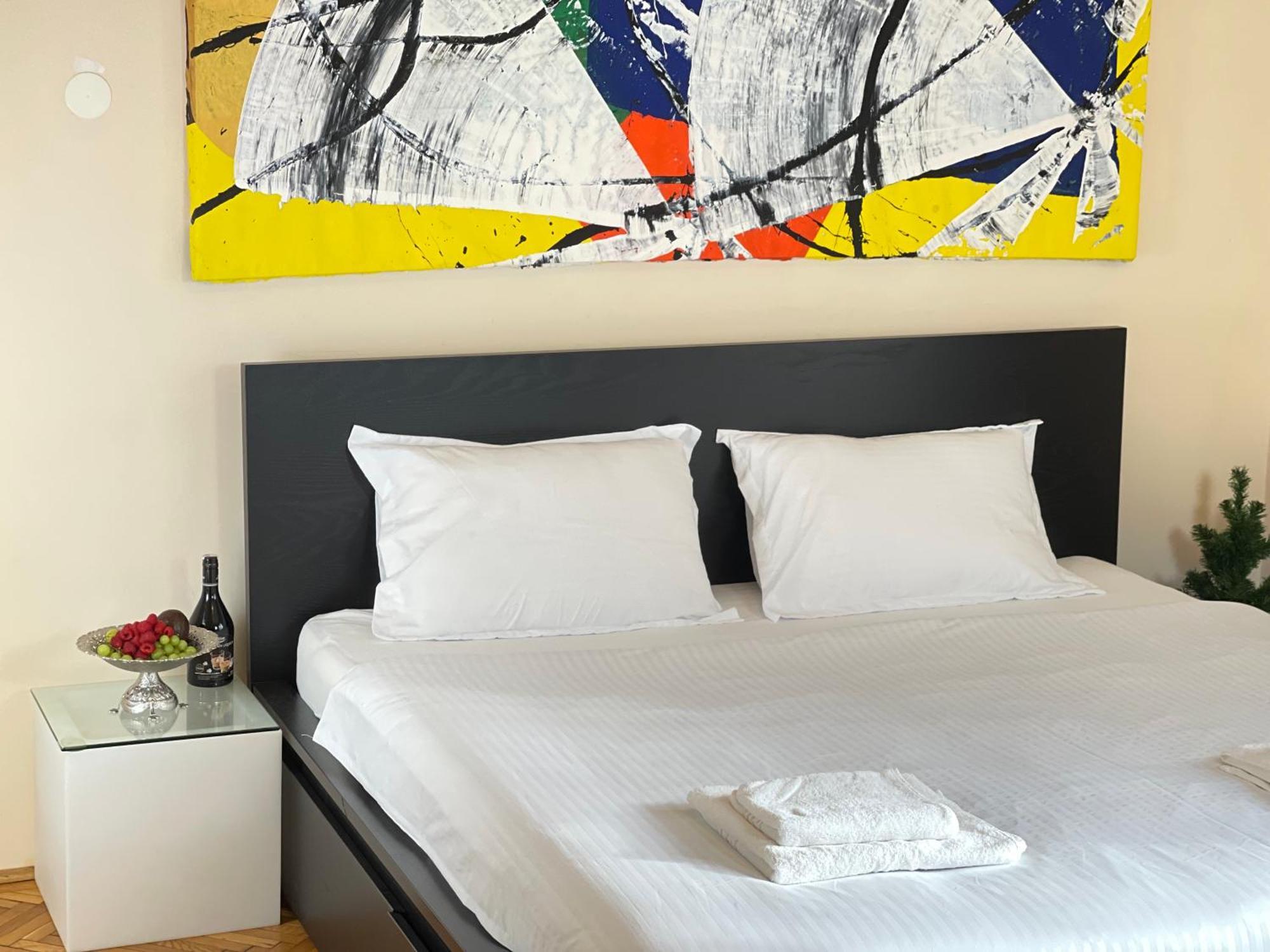 Apartament Lovely Bath & Balcony Victory Square 2 Bucureşti