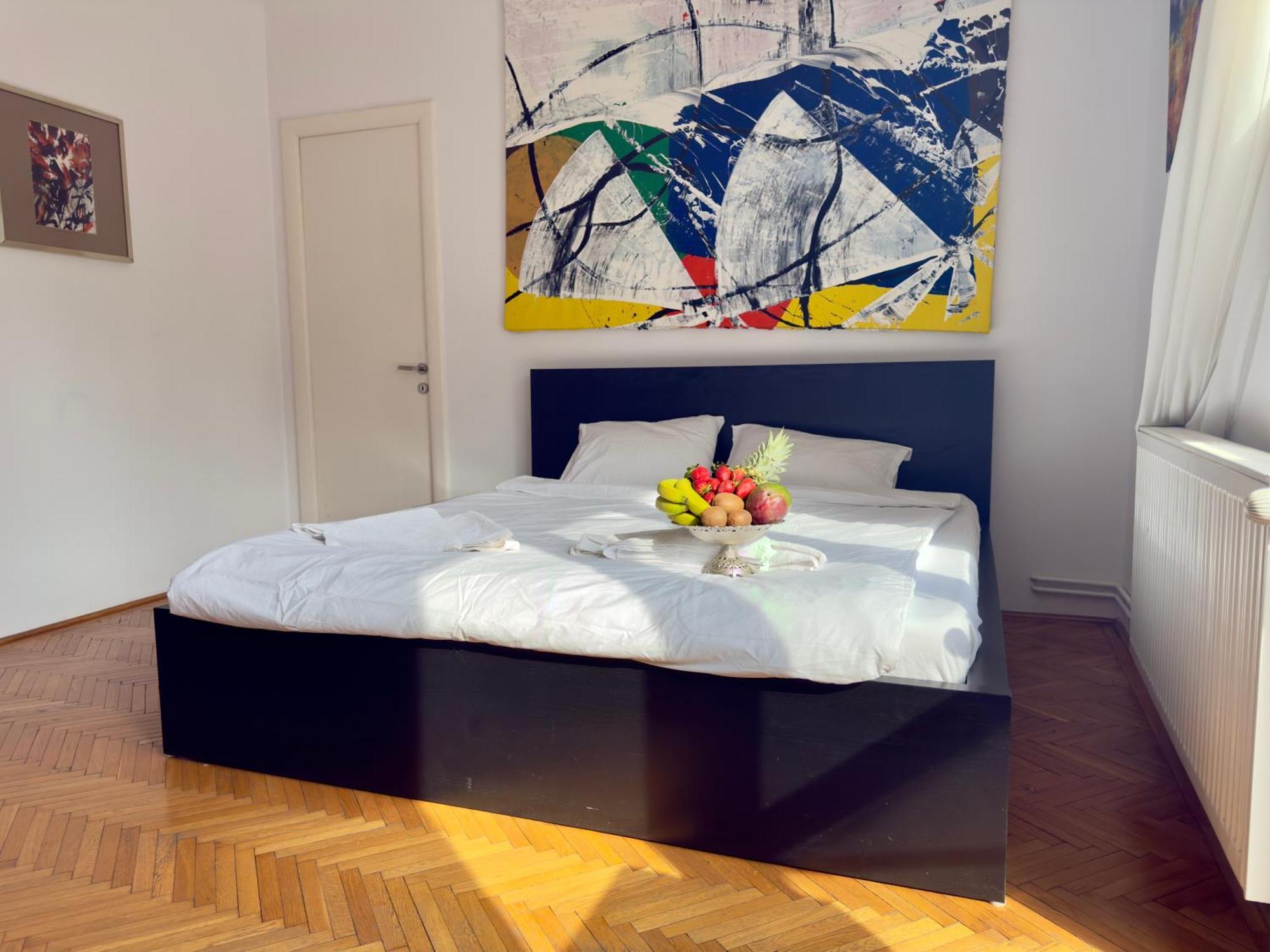 Apartament Lovely Bath & Balcony Victory Square 2